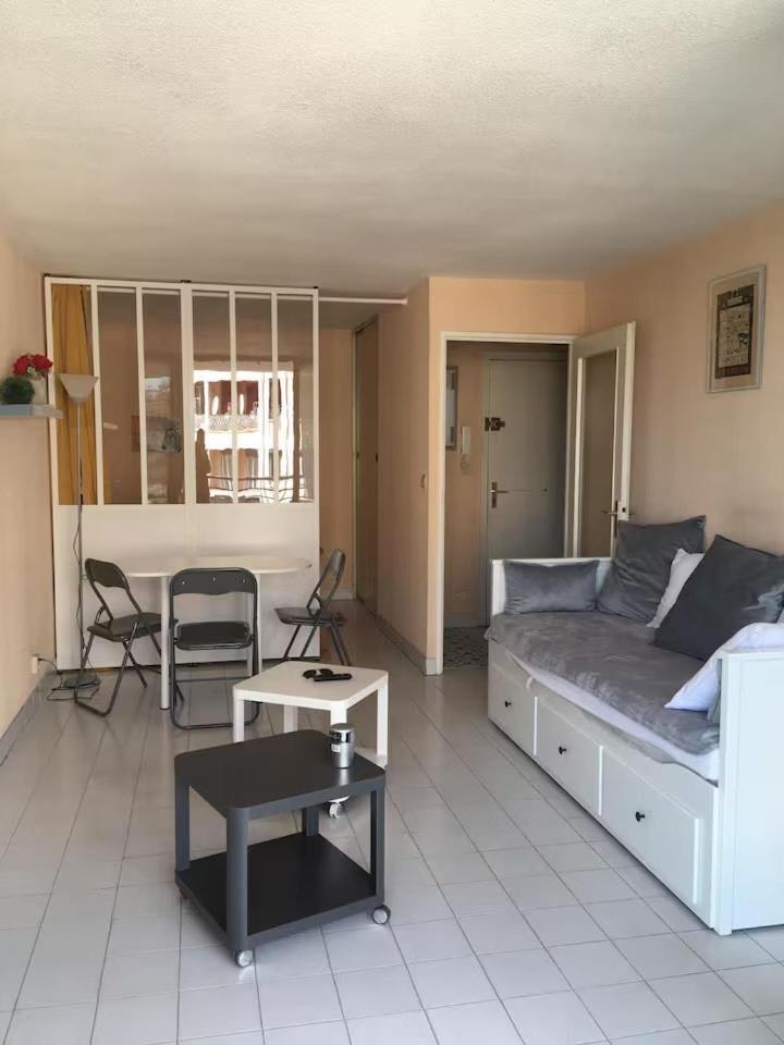 Appartement Frejus, 200 M Des Plages F1 Avec Piscine *