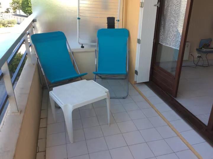 Frejus, 200 M Des Plages F1 Avec Piscine Fréjus