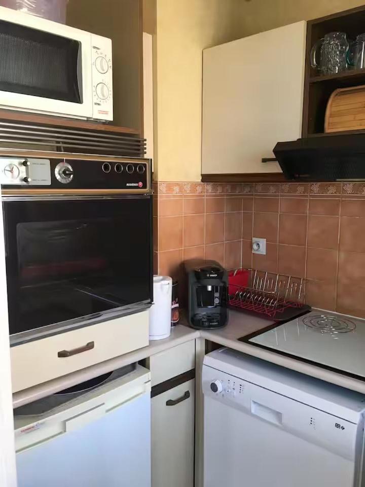 Appartement Frejus, 200 M Des Plages F1 Avec Piscine *