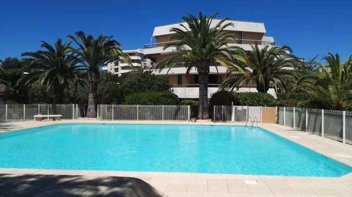 Frejus, 200 M Des Plages F1 Avec Piscine Appartement *